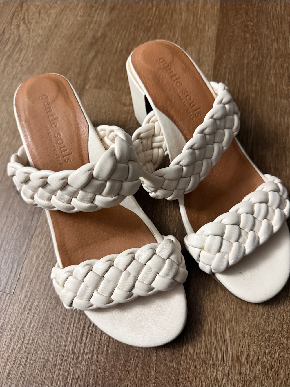 GENTLE SOULS KENNETH COLE Womens White Charlene Slip On Heeled Sandal 9.5